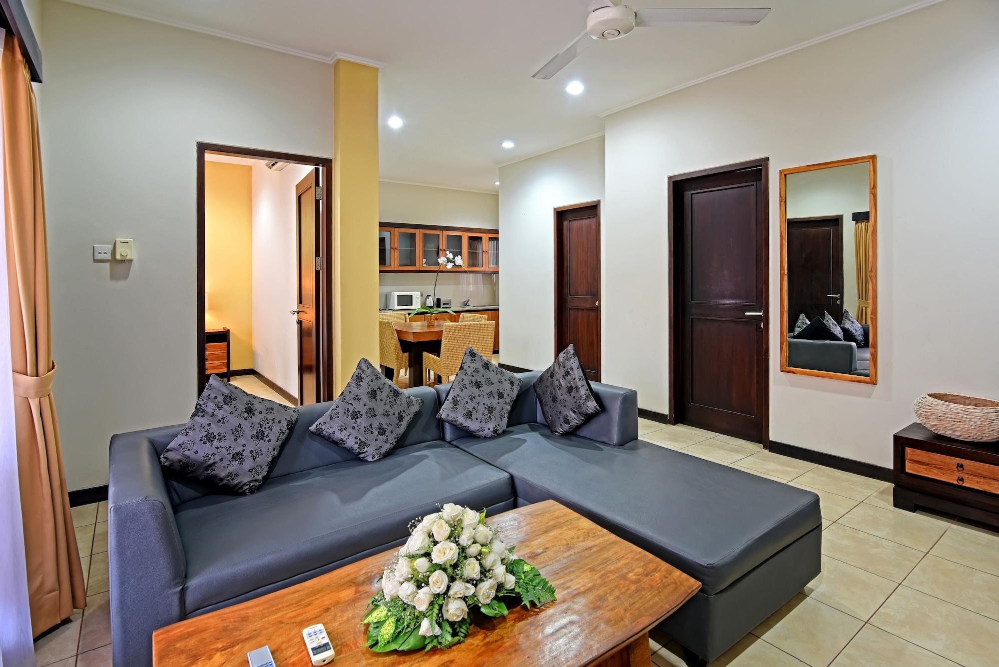 Kuta Town House Apartments Extérieur photo